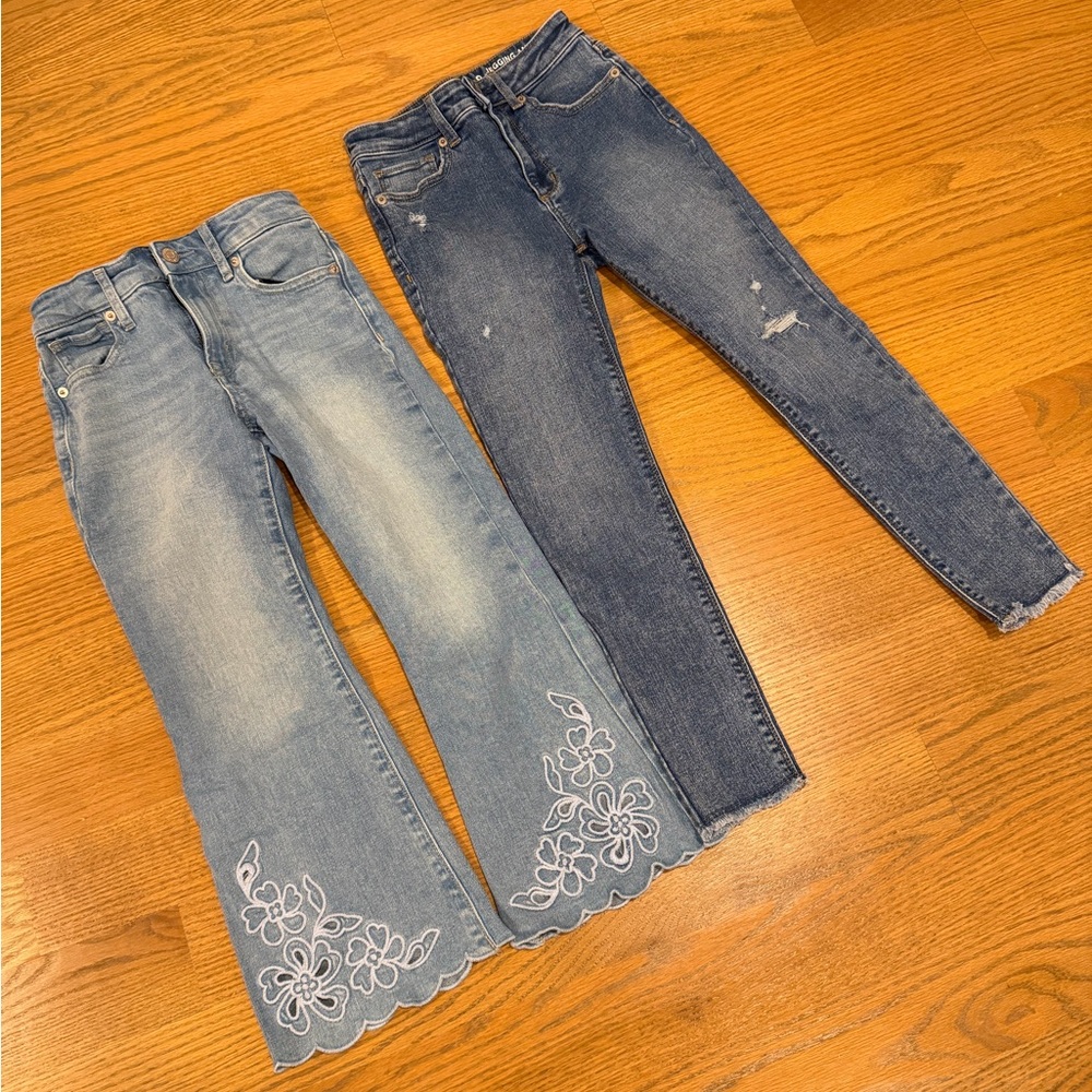 Gap Kids Flair with Floral Embroidery and Ankle length Jeans